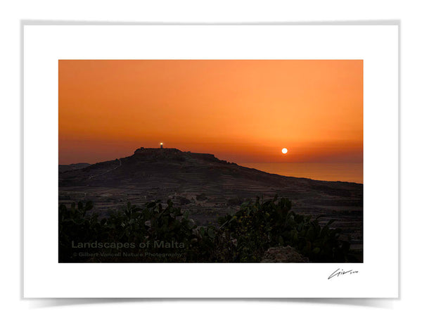 Ta' Ġurdan Lighthouse Sunset